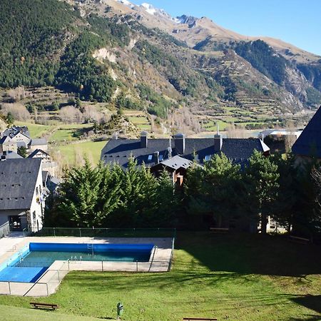 Saliecho Acogedor Apartamento Jardin Y Piscina Sallent de Gállego Buitenkant foto