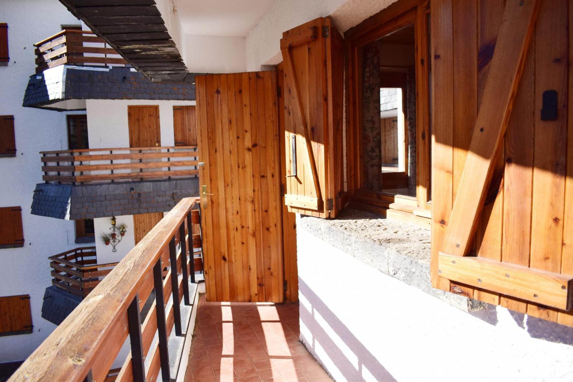 Saliecho Acogedor Apartamento Jardin Y Piscina Sallent de Gállego Buitenkant foto